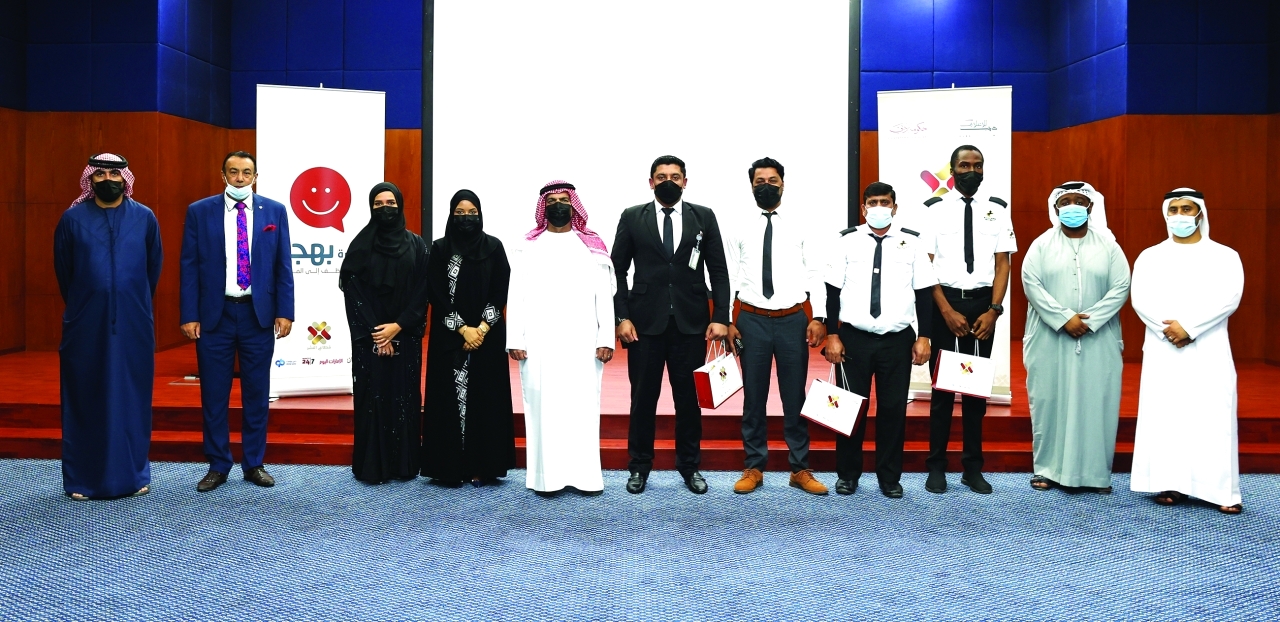 "فاطمة مطر وأحمد بن جرش وأسماء جمعة وطارق الطواش وعدد من المكرمين | تصوير: دينيس مالاري"