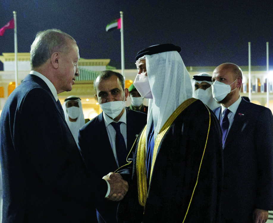 "منصور بن زايد مودعاً أردوغان"