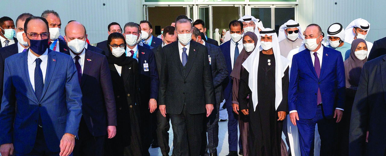"رجب طيب أردوغان ونهيان بن مبارك خلال الاحتفال باليوم الوطني لتركيا في «إكسبو» بحضور نورة الكعبي ومولود أوغلو | من المصدر"
