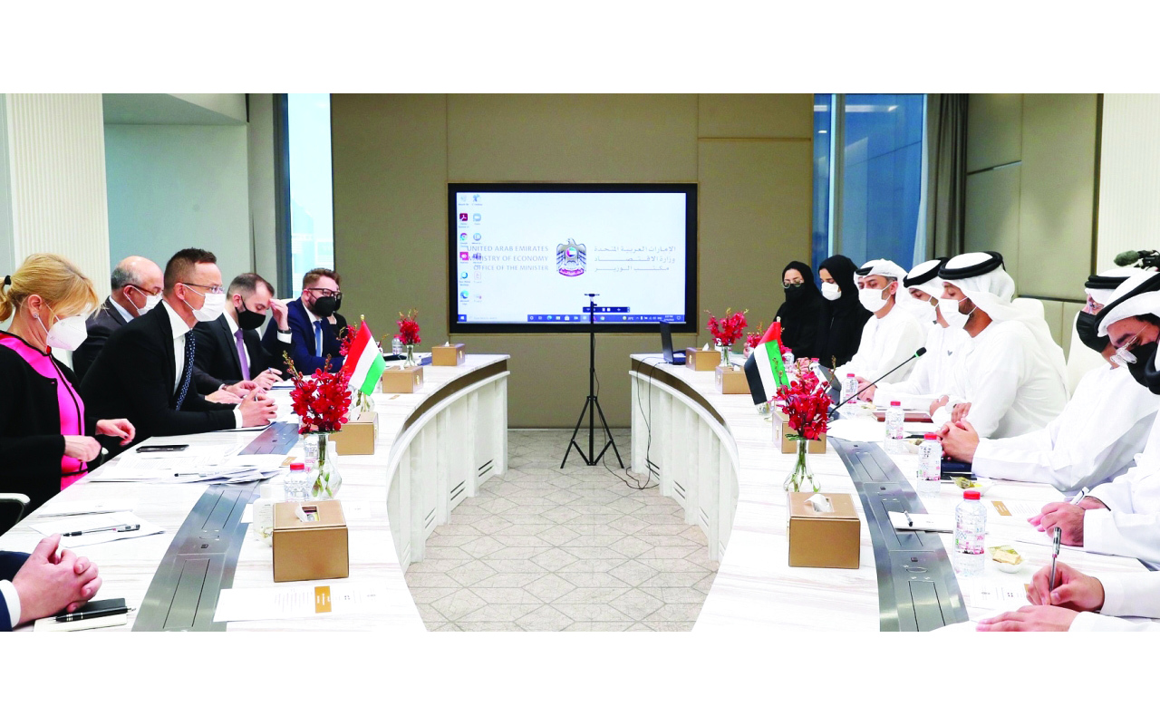 "خلال اجتماع اللجنة الاقتصادية المشتركة بين الإمارات والمجر برئاسة عبدالله بن طوق وبيتر سيجارتو بحضور ثاني الزيودي | البيان"