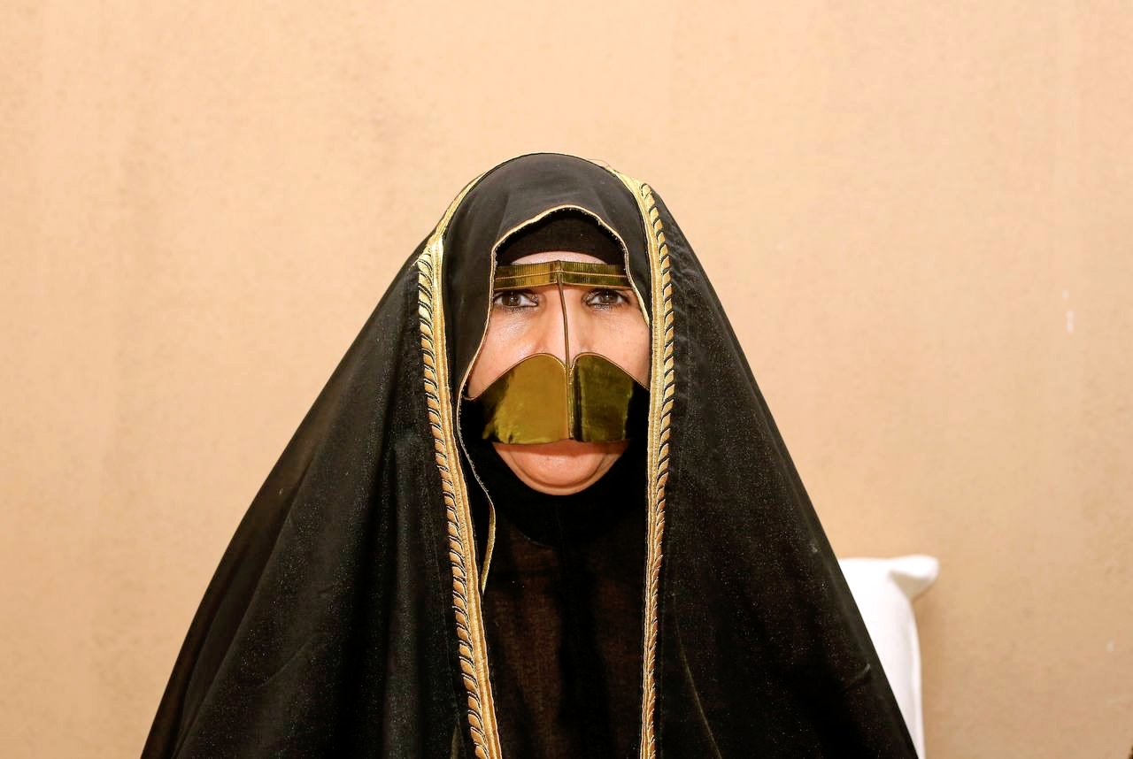 "عفراء المنصوري"