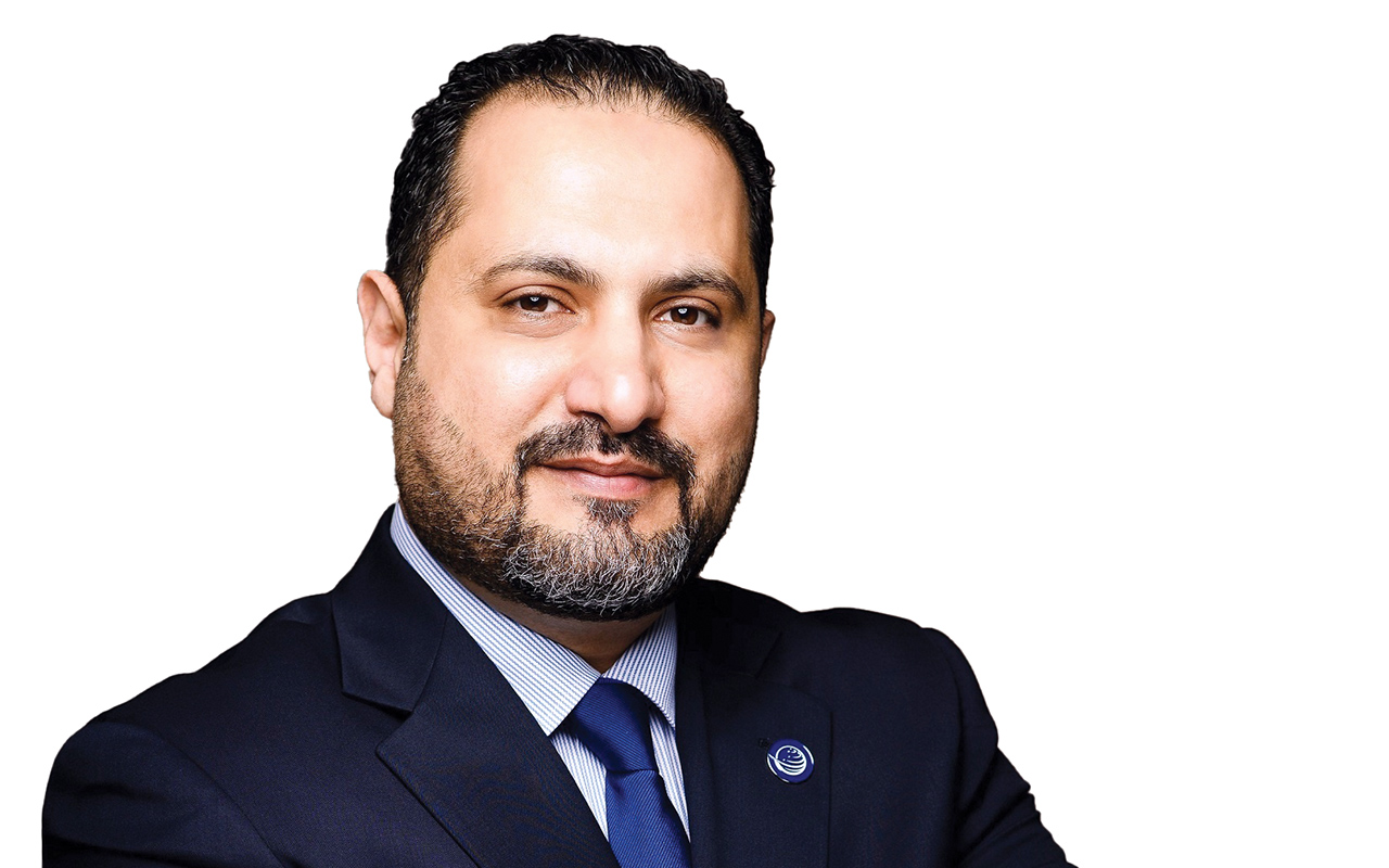 "علي النجار"