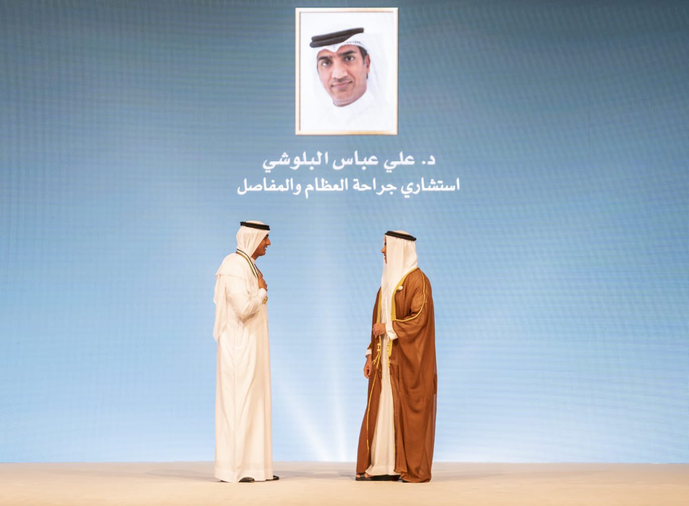 نبذات عن عدد من الحاصلين على ميدالية فخر الإمارات