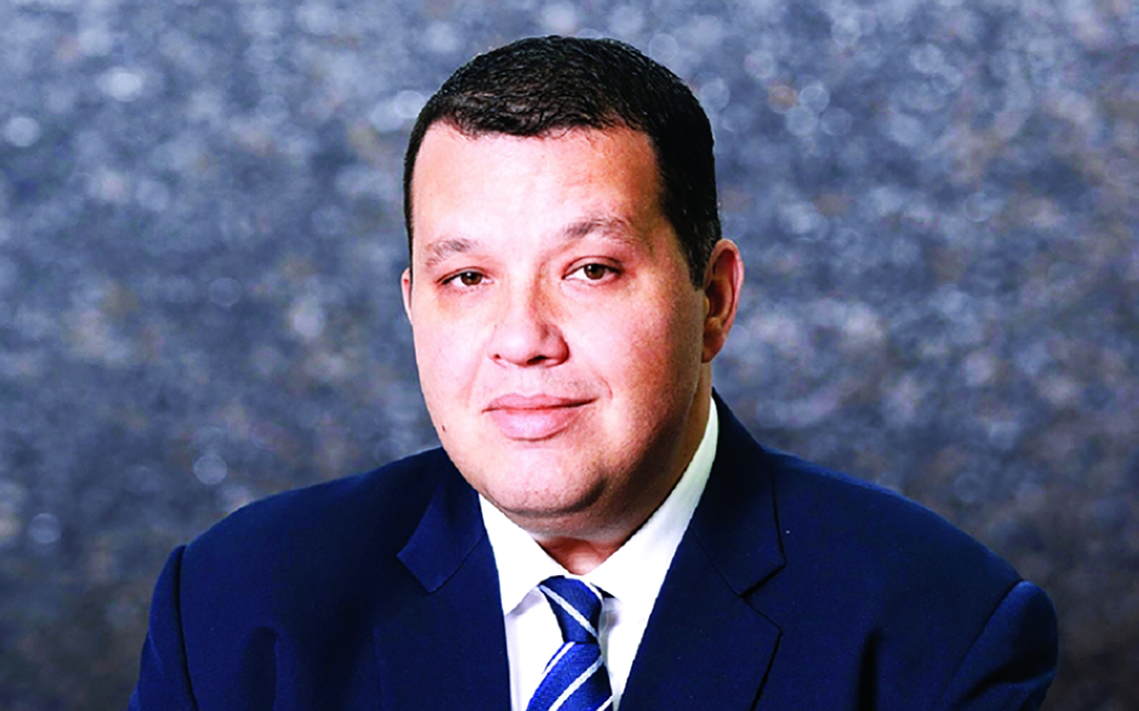 "آدم بوقديدة"