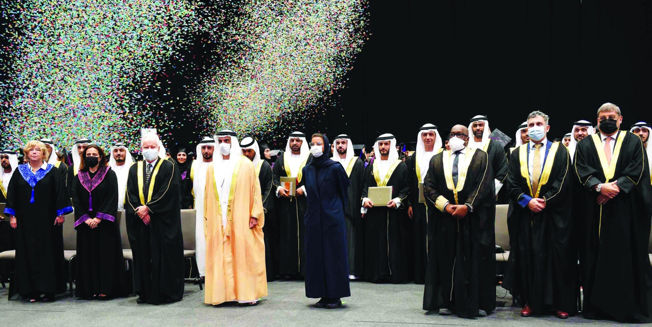 حامد بن زايد يشهد حفل جامعة زايد بتخريج «دفعة صناع المستقبل»