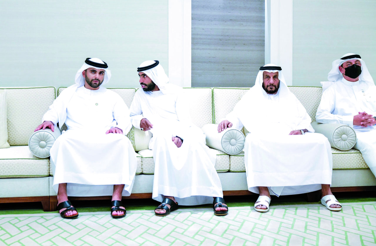 "منصور بن محمد خلال اللقاء"