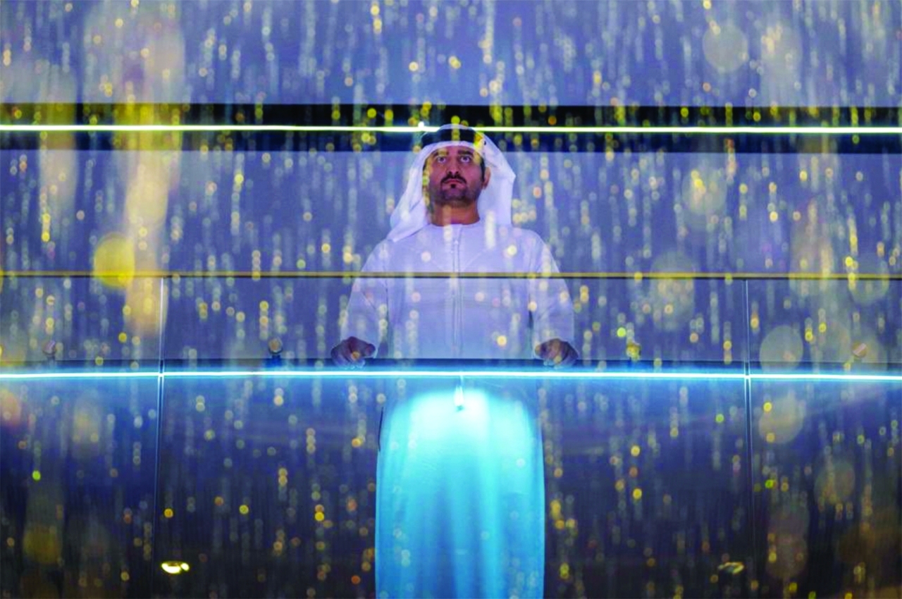 "مكتوم بن محمد خلال الزيارة"