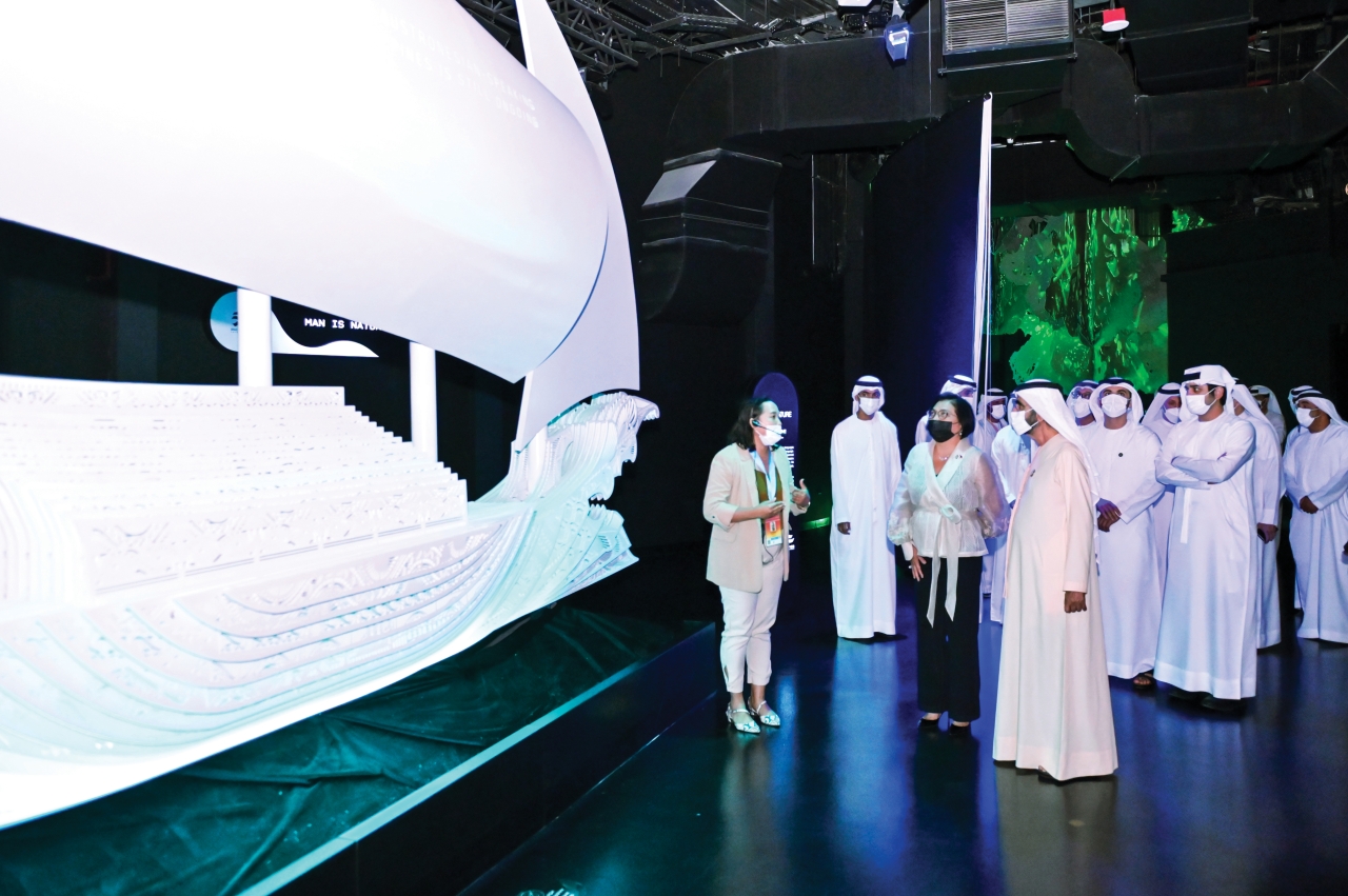 "محمد بن راشد ومكتوم بن محمد خلال الجولة"