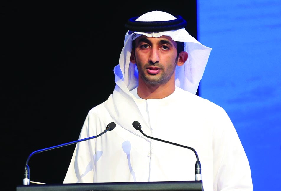 "راشد بن دلموك خلال إلقاء كلمته في حفل مراسم القرعة | البيان"