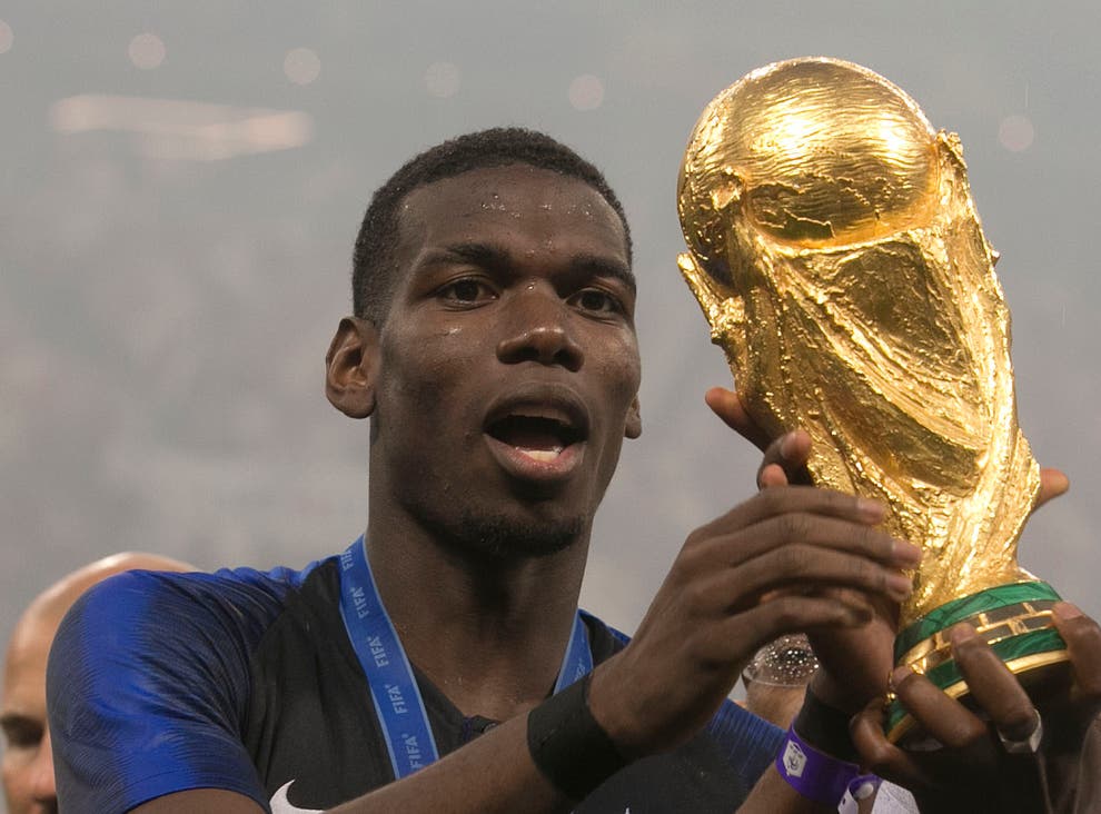 بوجبا يعلن سرقة ميداليته الخاصة بالفوز بكأس العالم
