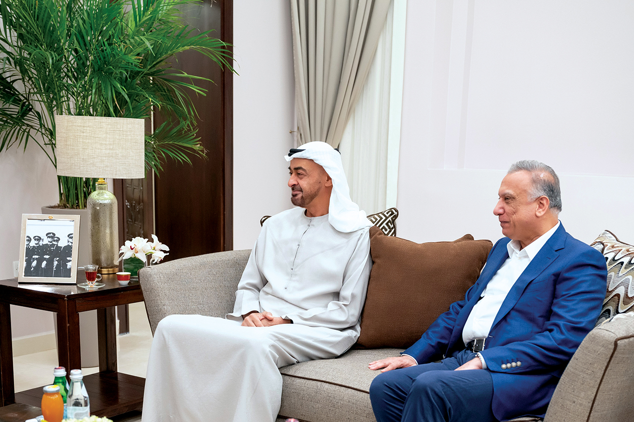 "محمد بن زايد ومصطفى الكاظمي"