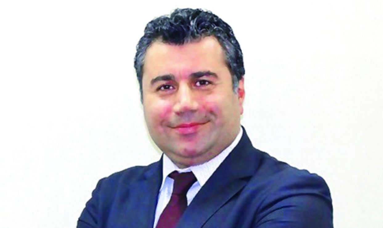 "حسام منصور"