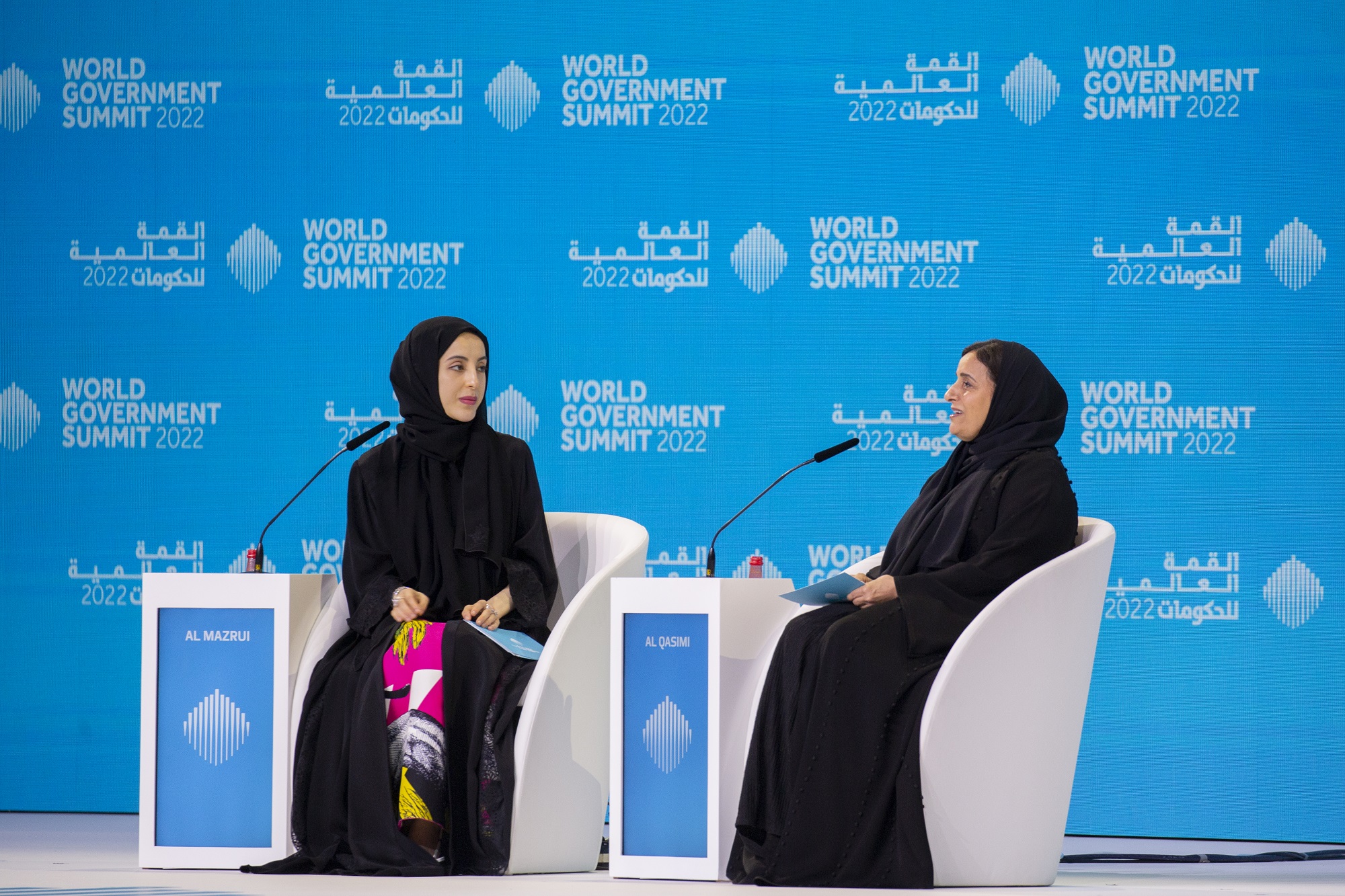 لبنى القاسمي وشما المزروعي تؤكدان محورية دعم القيادة في نجاح القيادات النسائية