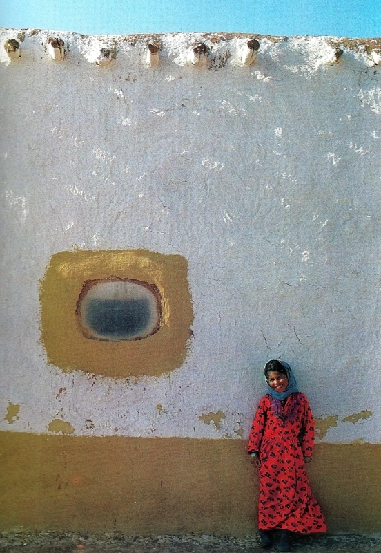 "طفلة من نواحي الرقة"