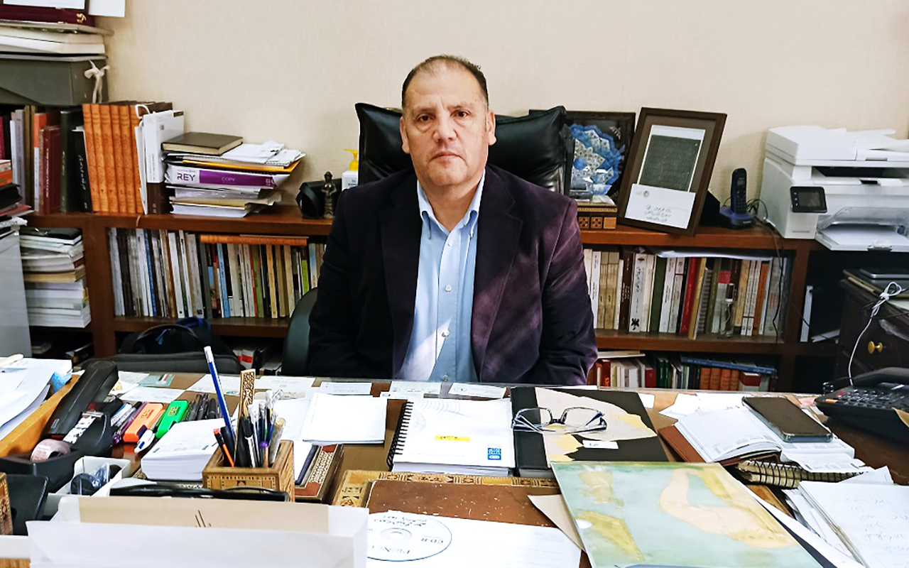 "نظير عوض"