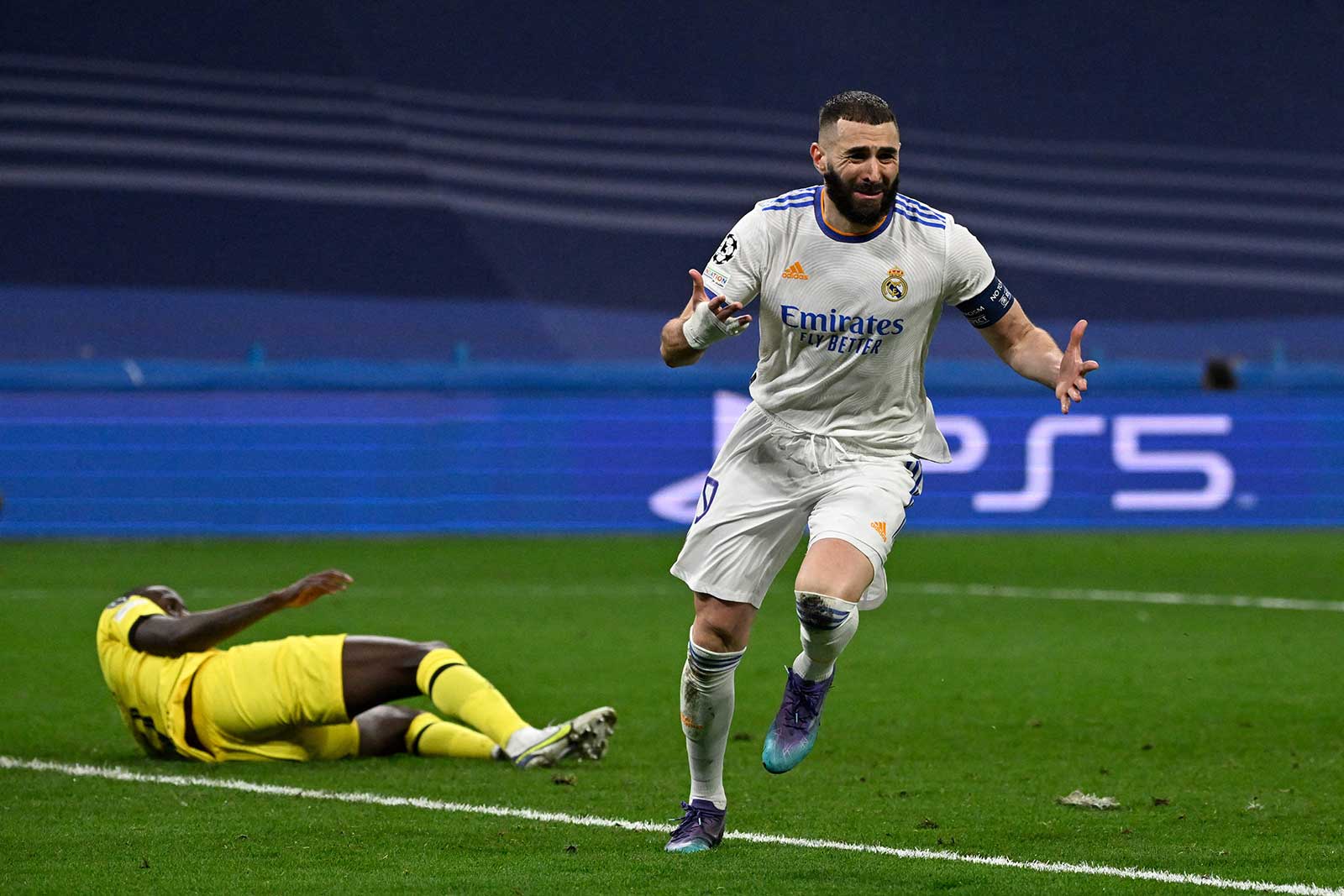 بنزيمة ينقذ ريال ويطيح بتشيلسي حامل اللقب من دوري الأبطال