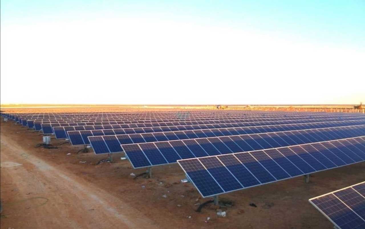 أيميا باور الإماراتية تفوز بعقد لبناء محطتي كهرباء للطاقة الشمسية في المغرب