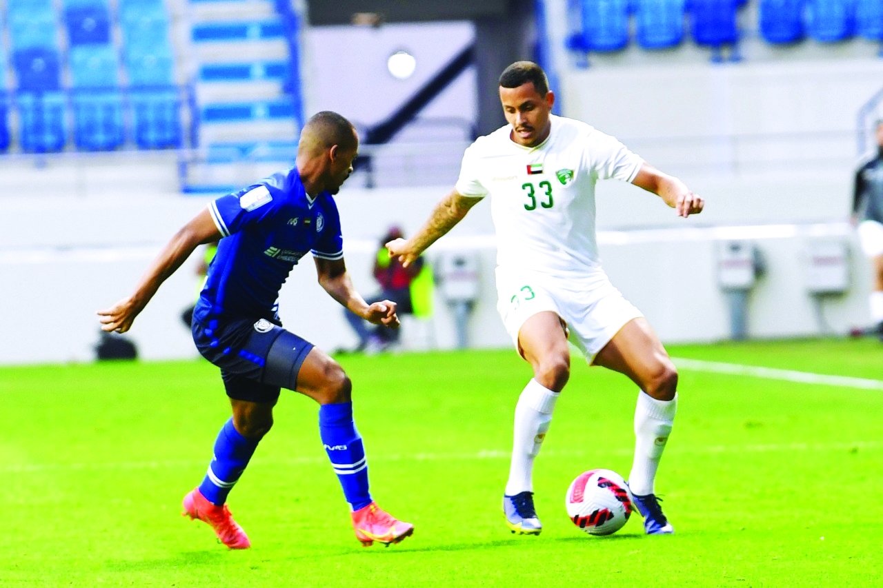 "جانب من إحدى مباريات «الصقور» في الدوري | أرشيفية"