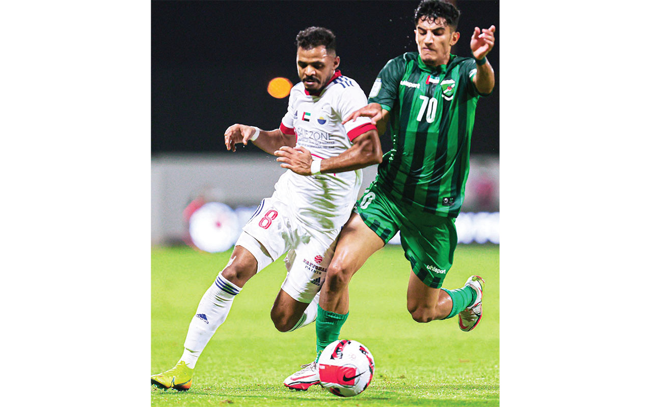 "جانب من مباراة بين العروبة والشارقة | أرشيفية"