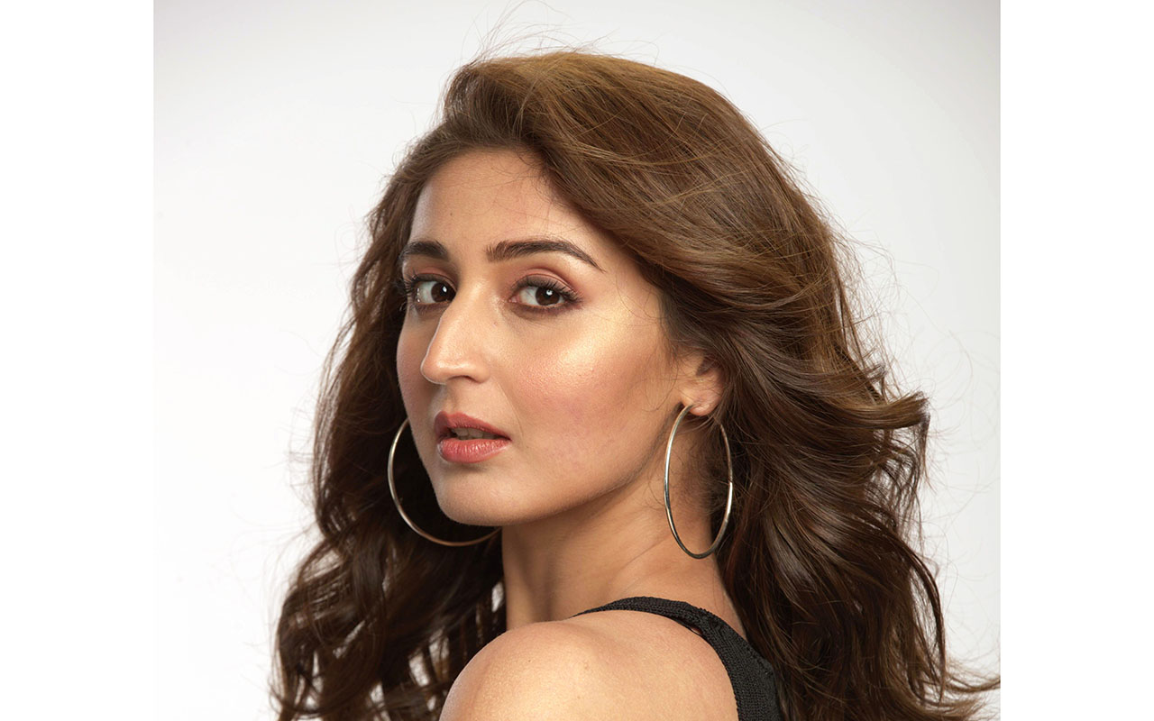 "ديفاني بانوشالي"