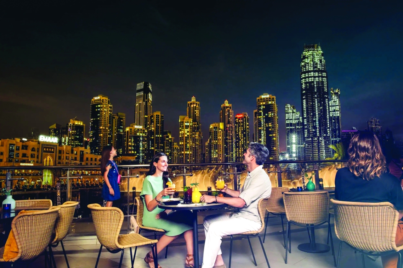 "إقبال الضيوف من الوجهات المختلفة إلى دولة الإمارات | البيان"