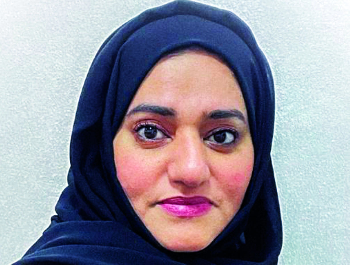 "منيرة الكيومي"