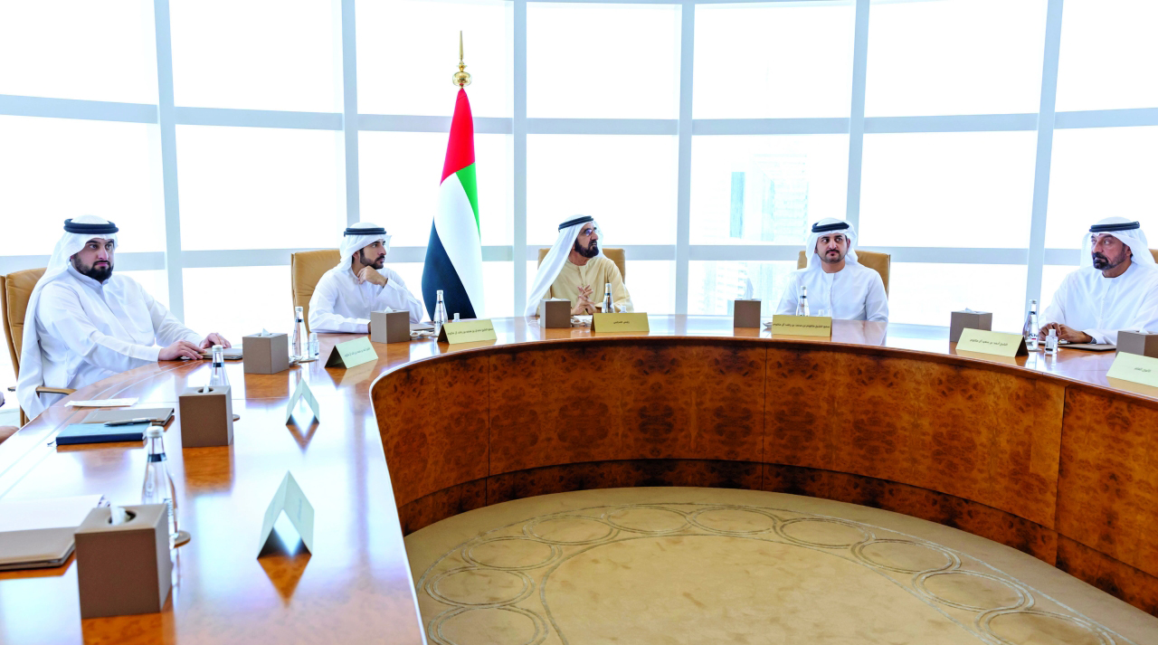 "محمد بن راشد مترئساً الاجتماع بحضور حمدان ومكتوم بن محمد وأحمد بن سعيد وأحمد بن محمد | تصوير: خليفة اليوسف"