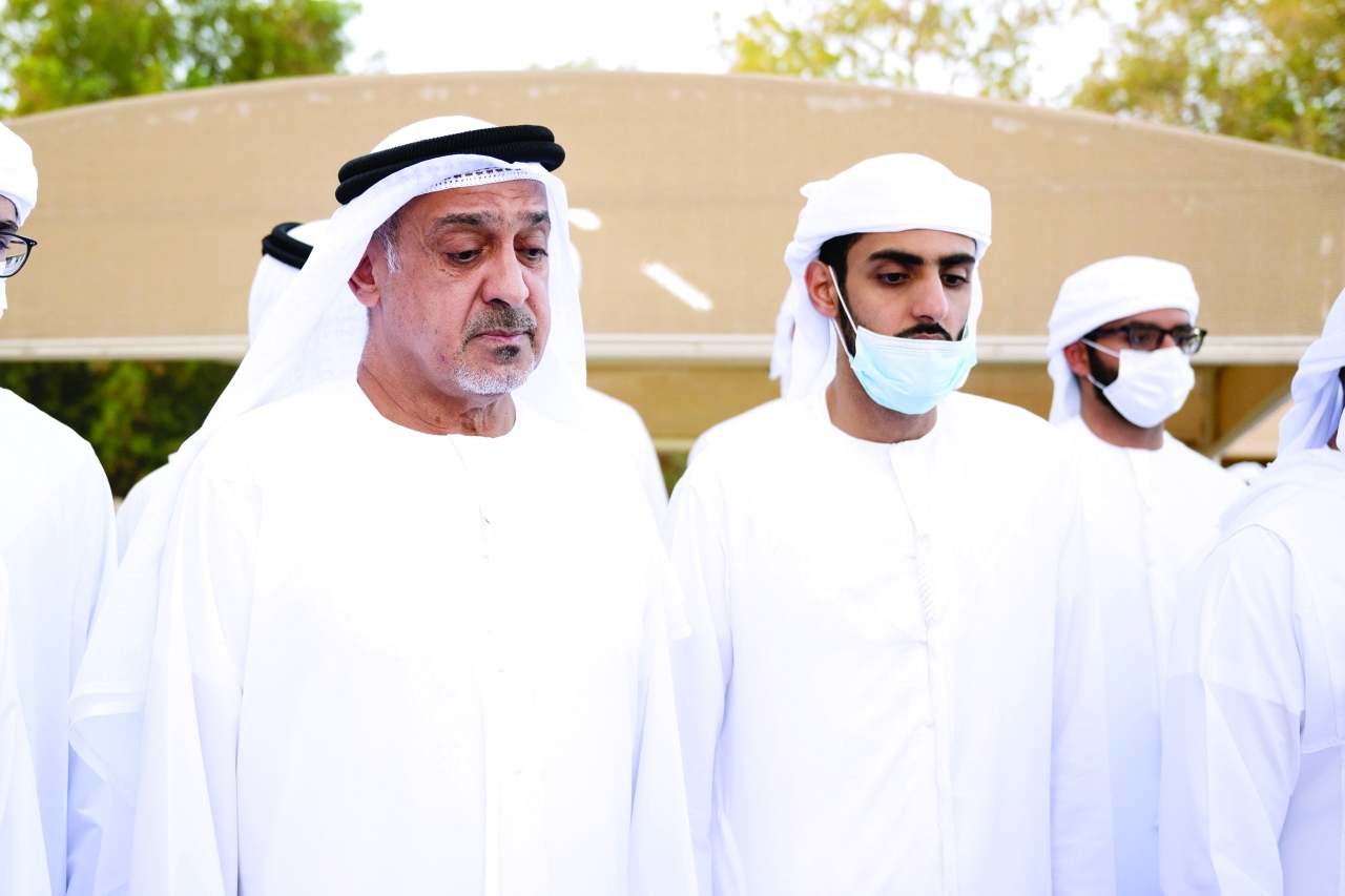 ".. وسلطان بن خليفة"