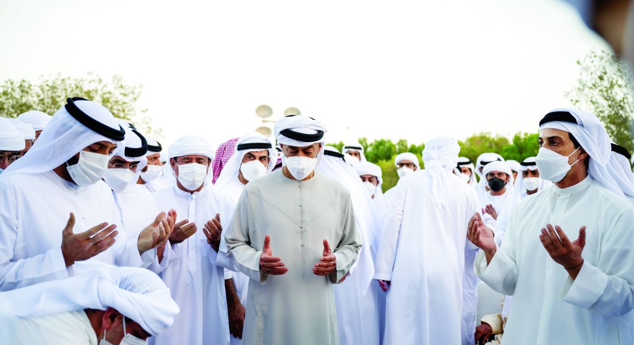 "سموه خلال المراسم بحضور منصور وذياب بن زايد"
