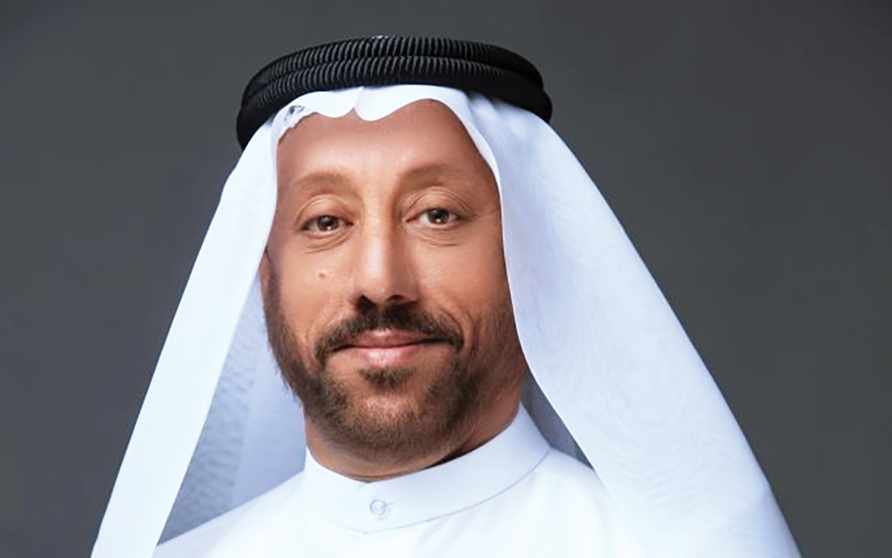 "عبدالله العويس"