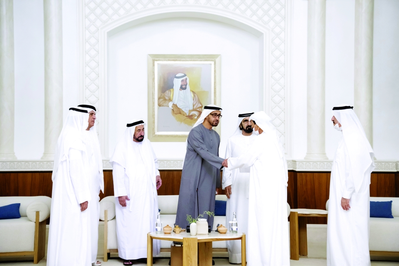 "محمد بن زايد ومحمد بن راشد وسلطان القاسمي وحميد النعيمي وحمد الشرقي وسعود المعلا وسعود القاسمي"