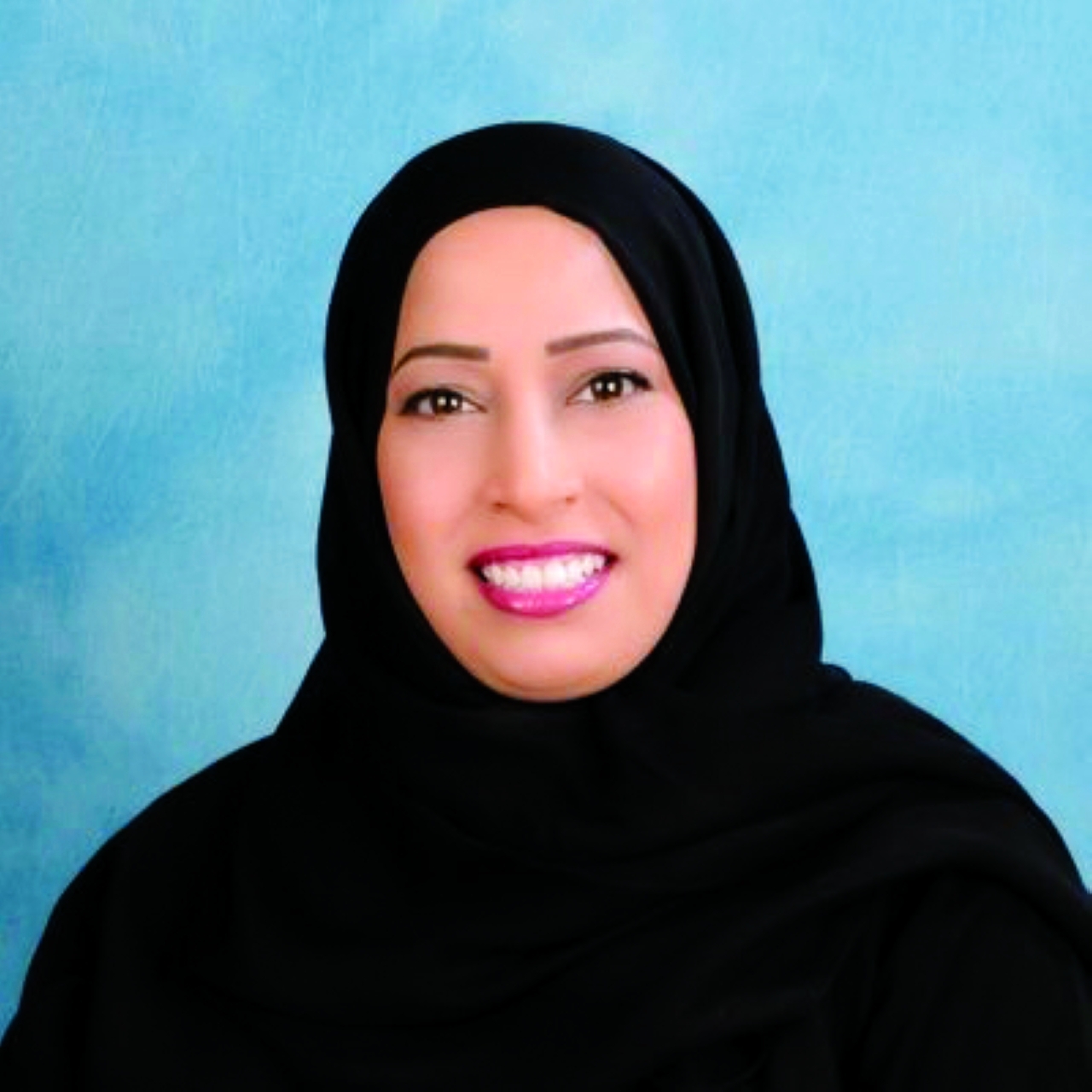 "آمنة المنصوري"