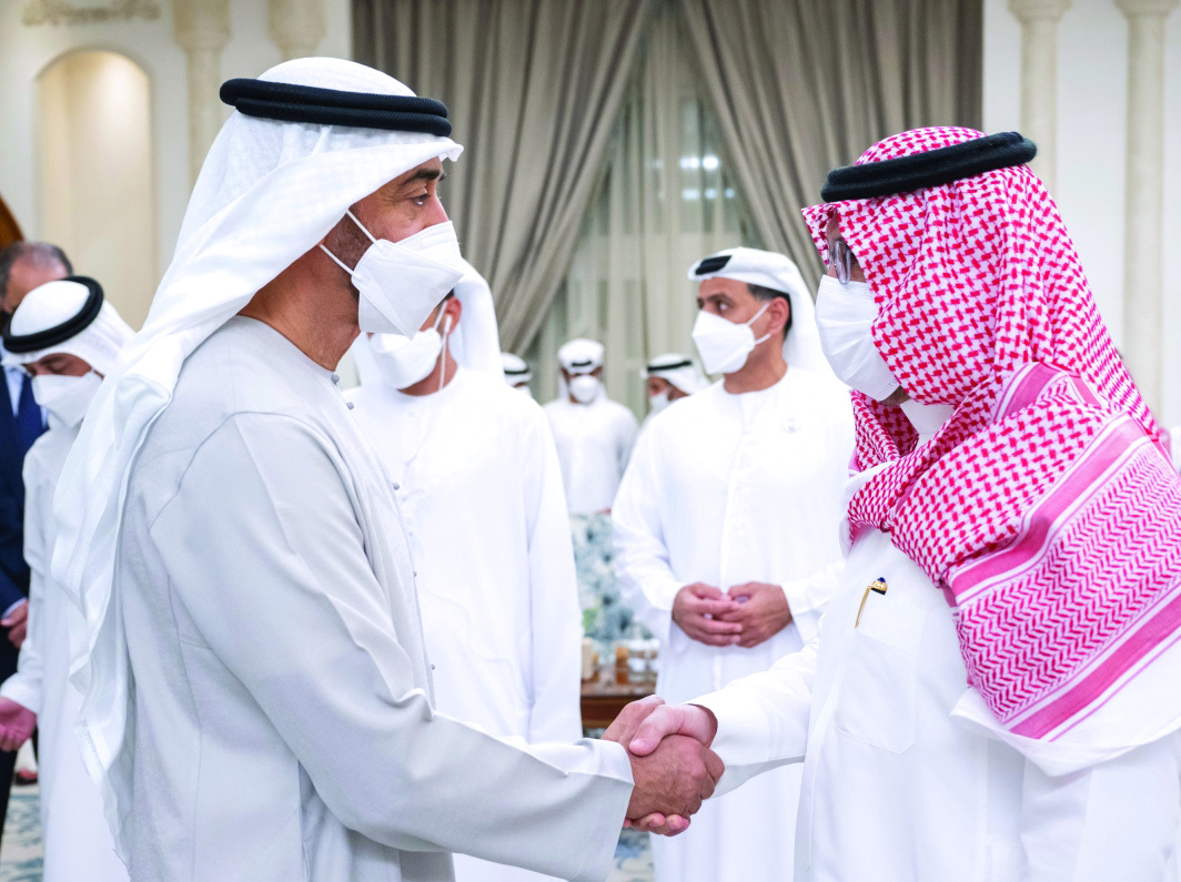 "وسموه يتقبل عزاء الوفود"