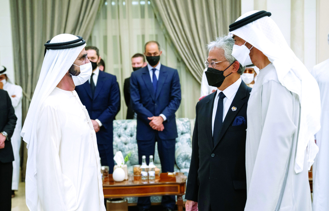 "محمد بن زايد ومحمد بن راشد يتلقيان تعازي ملك ماليزيا | تصوير: حمد الكعبي"