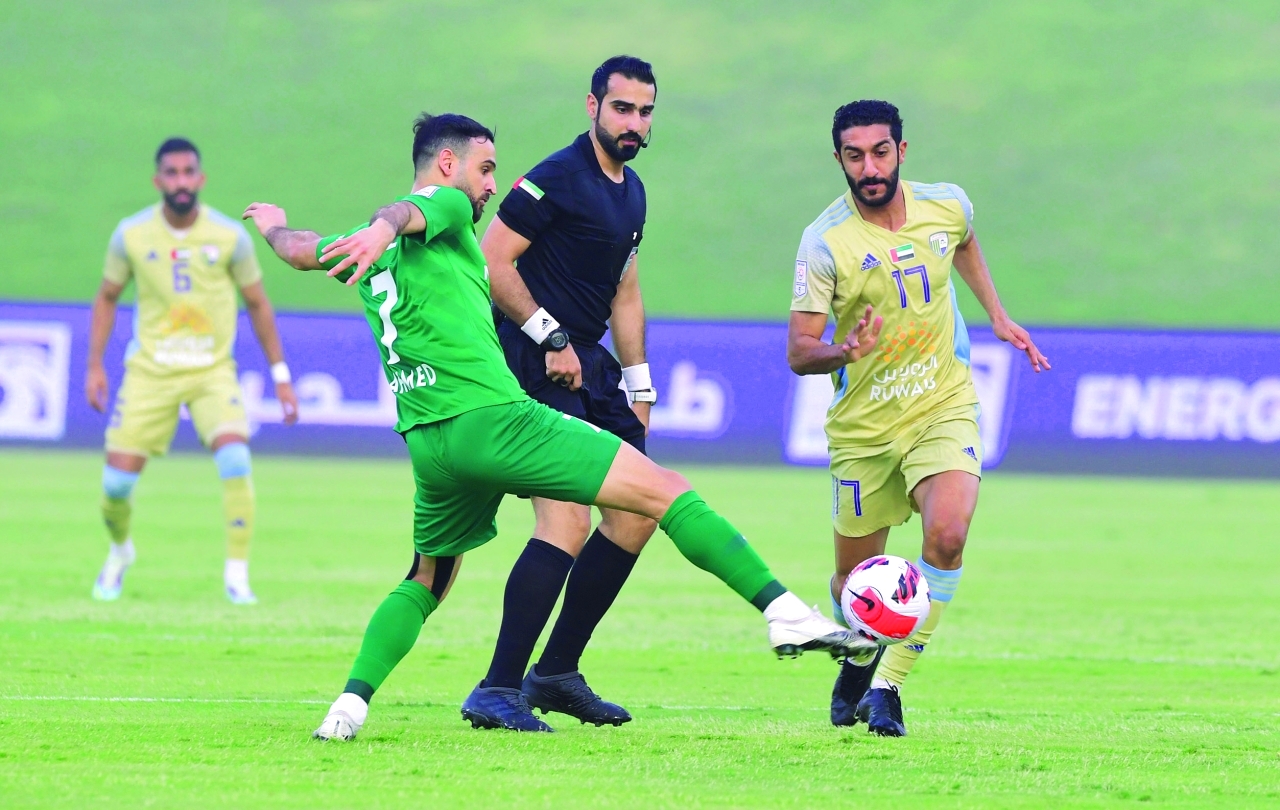 "جانب من لقاء الظفرة وشباب الأهلي | البيان"