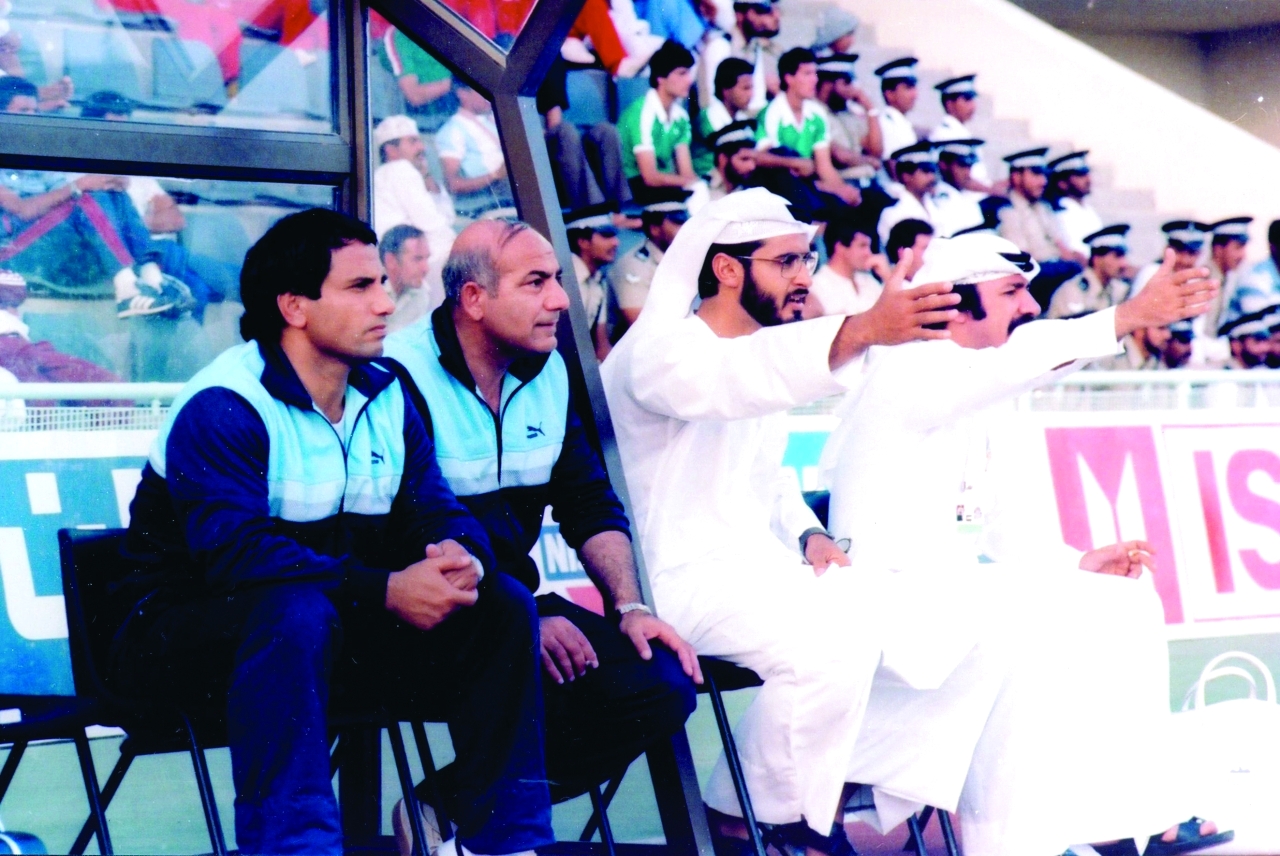 "سموه عندما جلس مع دكة احتياط منتخبنا بكأس الخليج السابعة في مسقط"