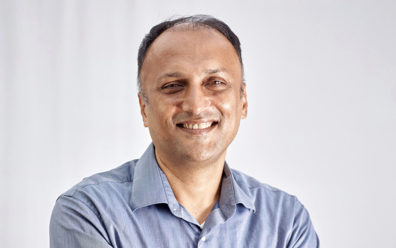 "فيفيك سوندر"