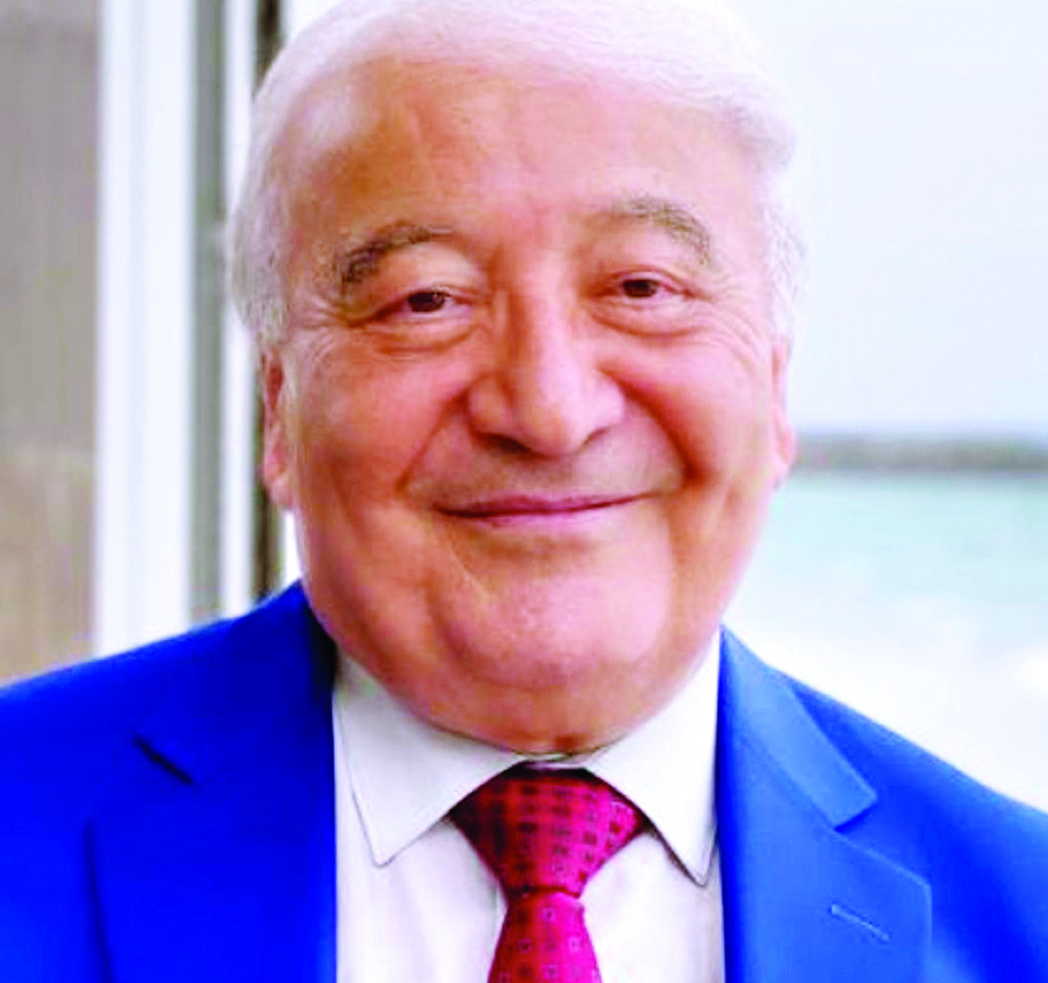 "رياض الدباغ"