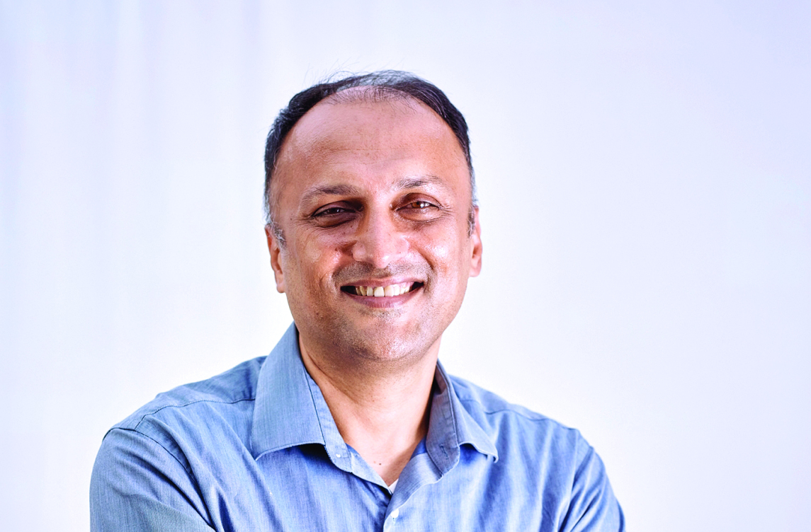 "فيفيك سوندر"