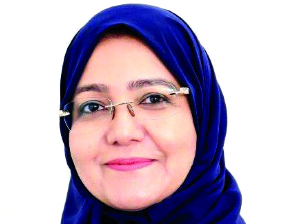 "منى اليافعي"