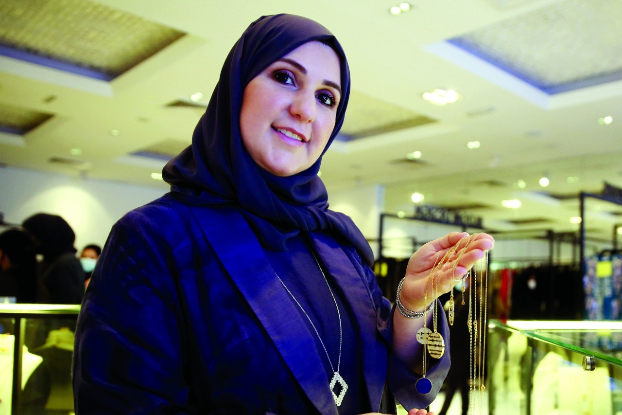 "سمية بكار"