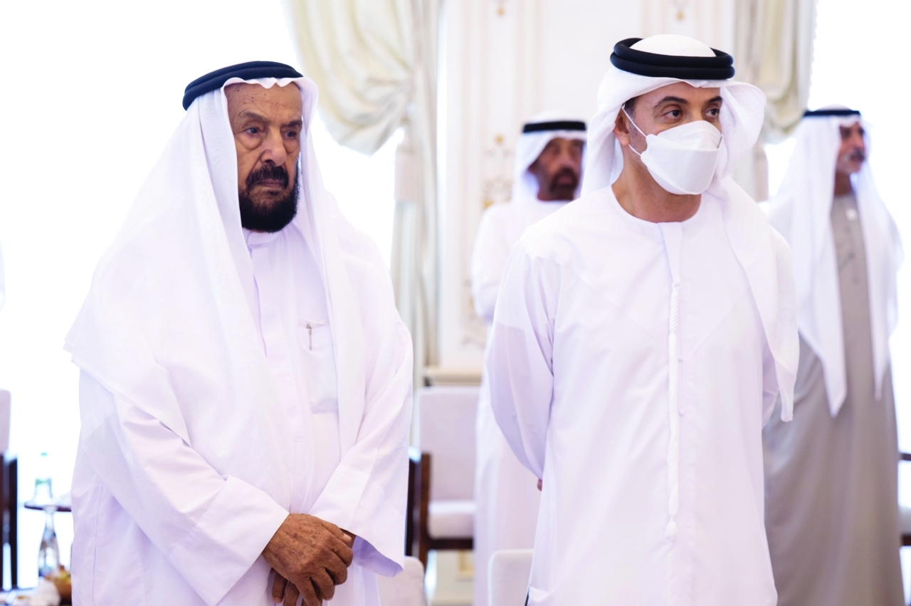 "هزاع بن زايد خلال الاستقبال"