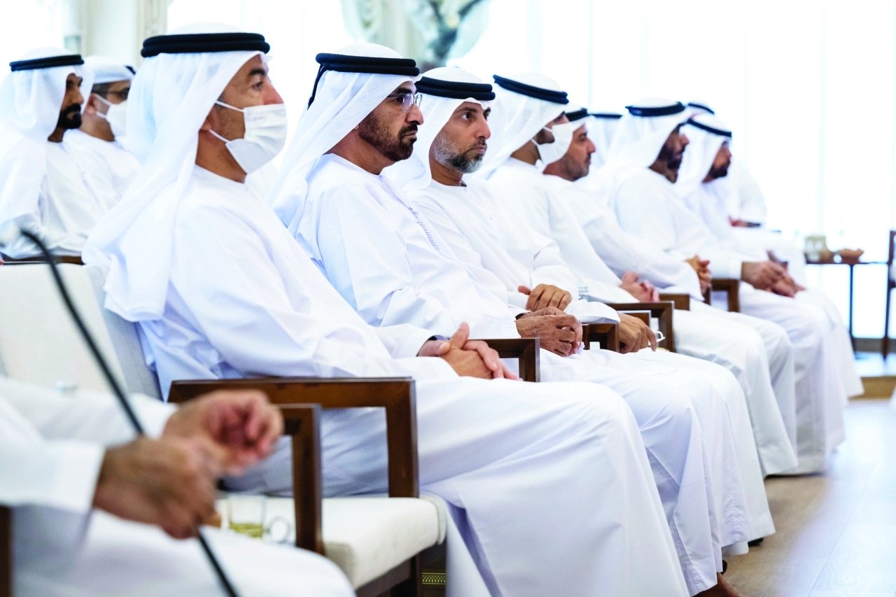 "سهيل المزروعي والحضور خلال الاستقبال"