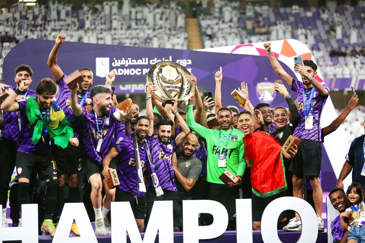 "فرحة العين بلقب دوري أدنوك للمحترفين | تصوير : سيف الكعبي"