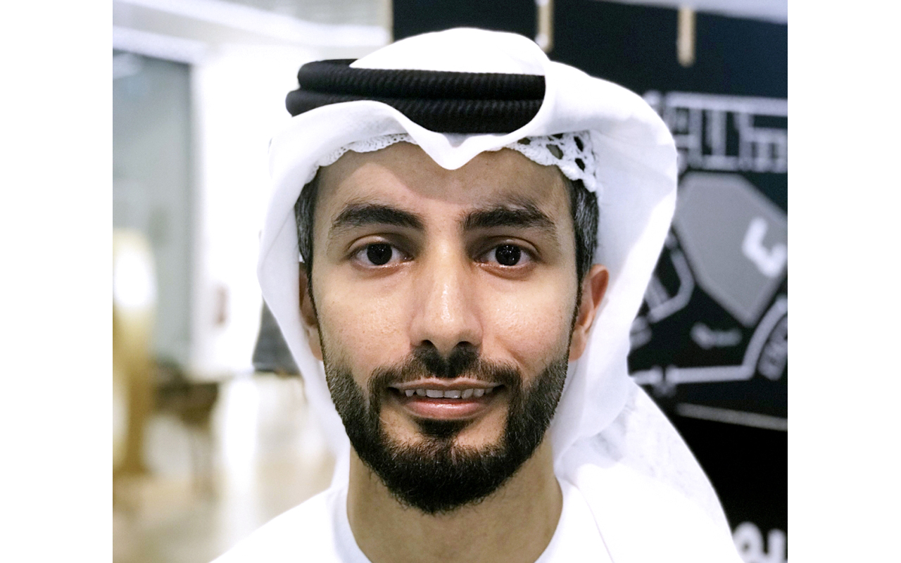 "سلطان الحارثي"