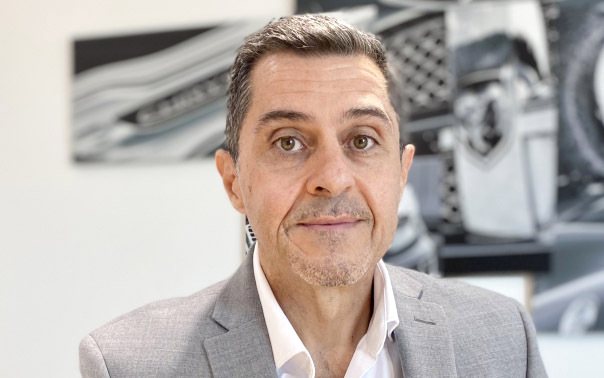 "أوسكار ريفولي"