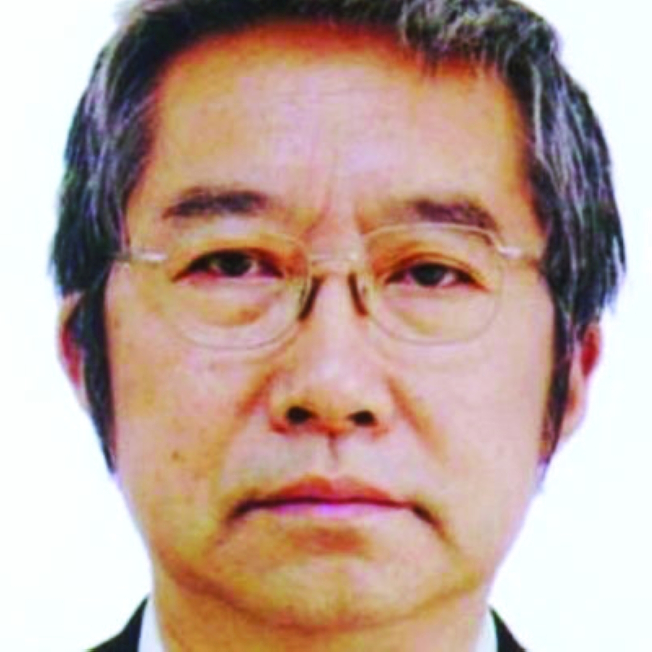 "يو يونغدينغ - الرئيس السابق للجمعية الصينية للاقتصاد العالمي، ومدير معهد الاقتصاد العالمي والسياسة في الأكاديمية الصينية للعلوم الاجتماعية، عمل في لجنة السياسة النقدية لبنك الشعب الصيني من 2004 إلى 2006."