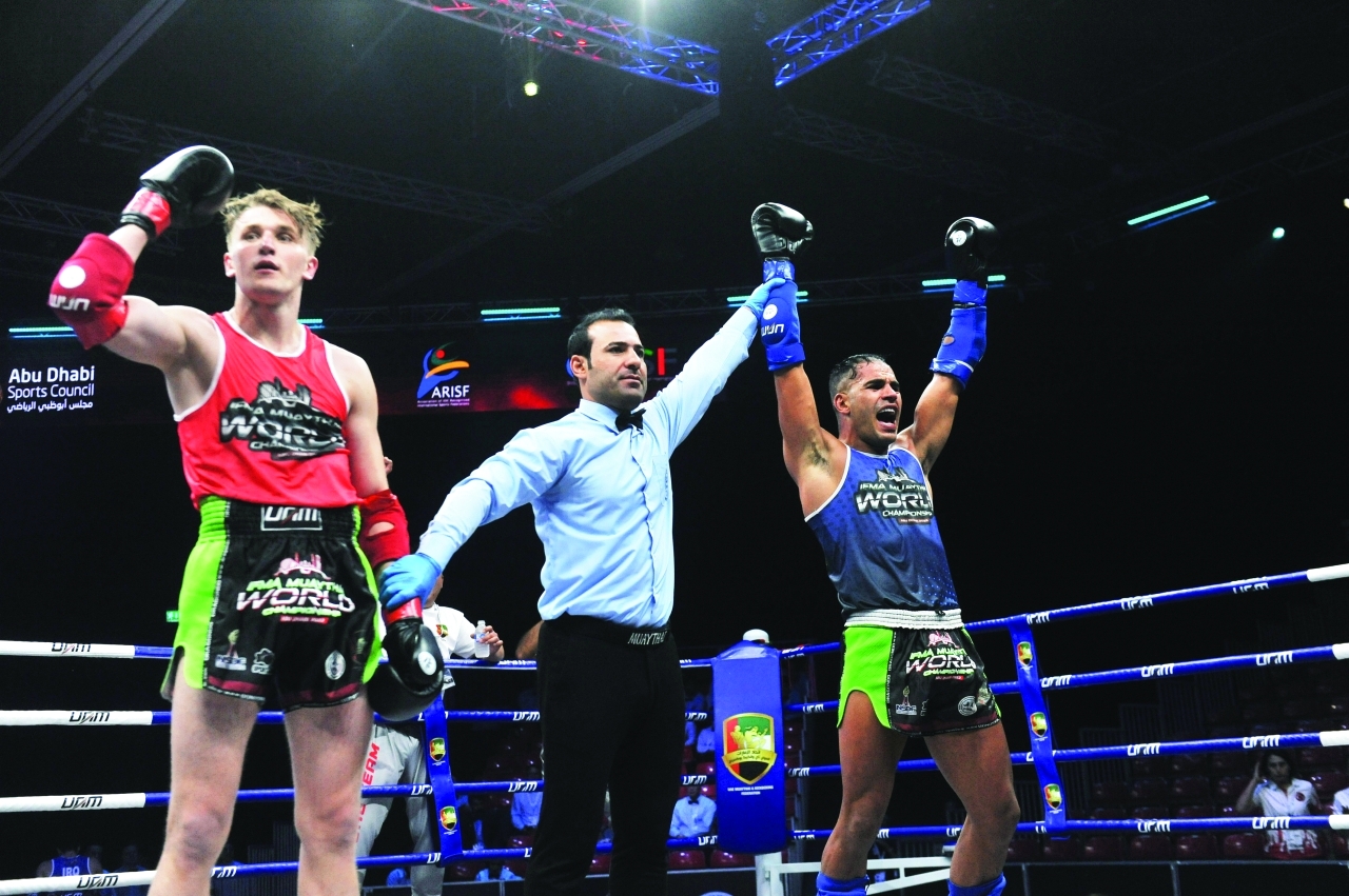 "خلال إعلان فوز الياس حبيب على أنيس يونس | البيان"