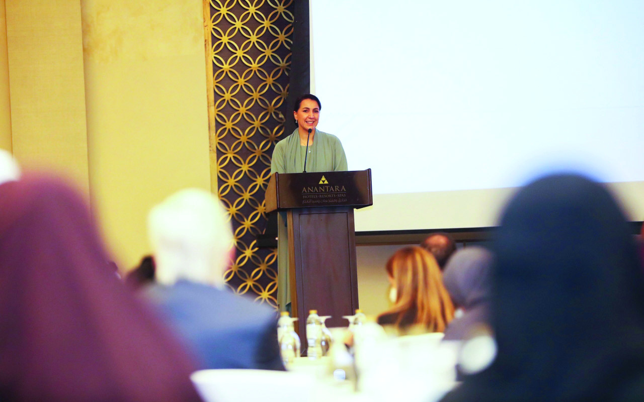 "مريم المهيري متحدثة في الملتقى | من المصدر"