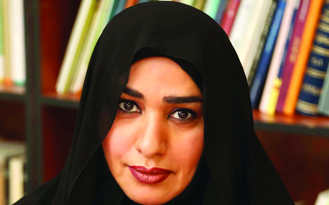 "موزة القبيسي"
